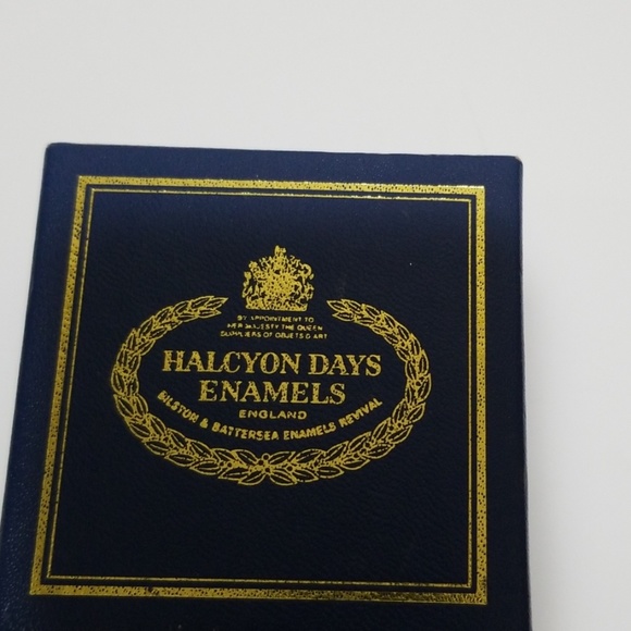 halcyon days enamels pin - Picture 7 of 7